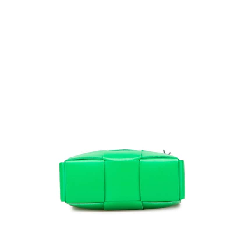 Bottega Veneta Mini Nappa Intrecciato Vertical Cassette Crossbody Green Leather Good condition - Inside View