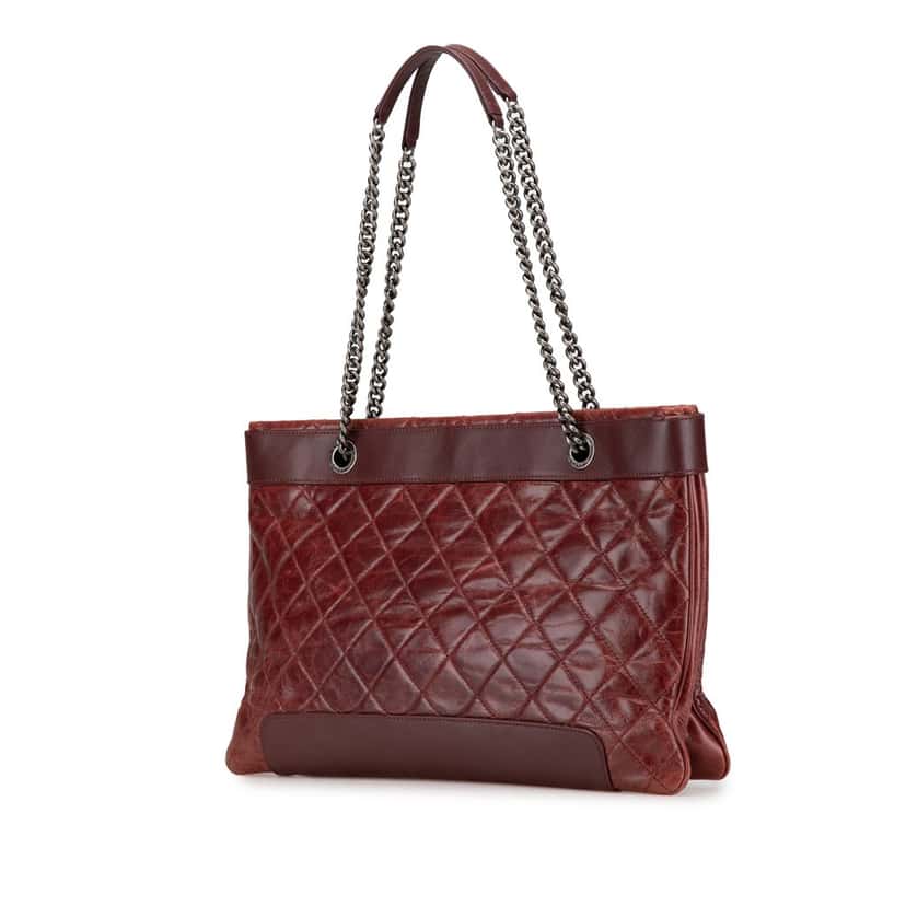Chanel Quilted Aged Calfskin East West Tote Red Leather Good condition - Back View