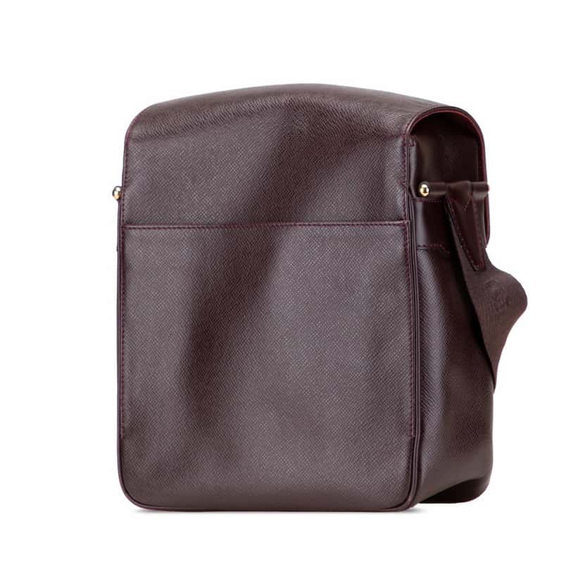 Louis Vuitton Taiga Yaranga Brown Leather Good condition - Back View