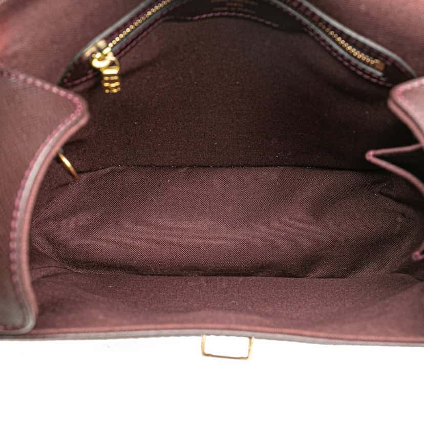 Louis Vuitton Taiga Yaranga Brown Leather Good condition - Model View