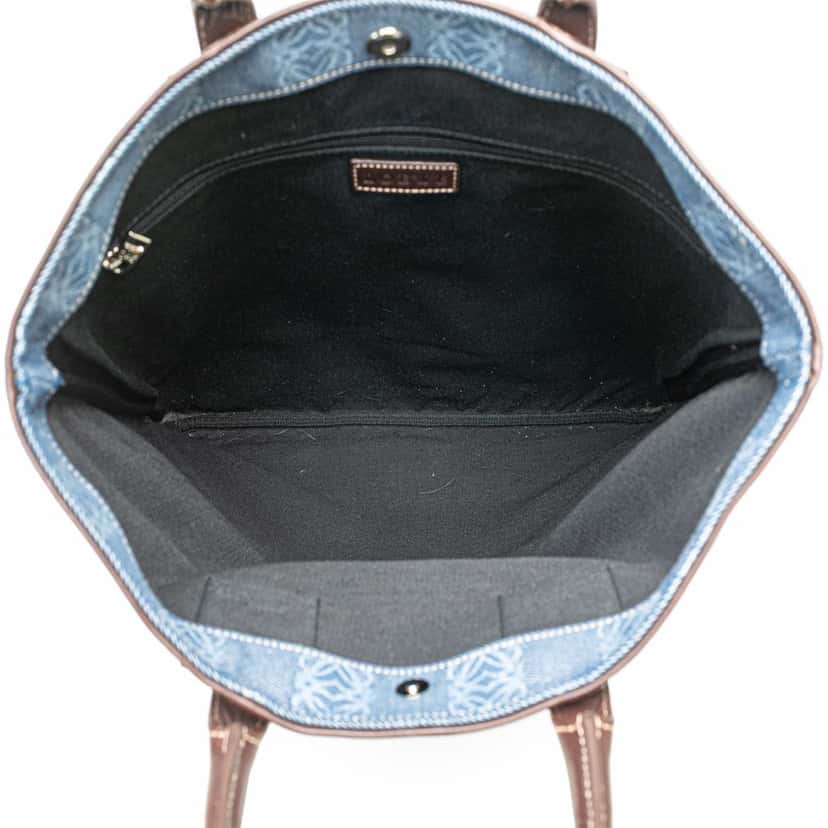 Loewe Anagram Denim Tote Blue Denim Good condition - Model View