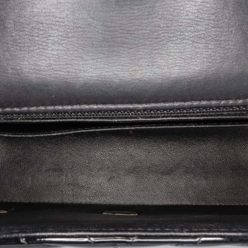 Chanel Mini Rectangular Classic Chevron Patent Single Flap Black Leather Good condition - Model View