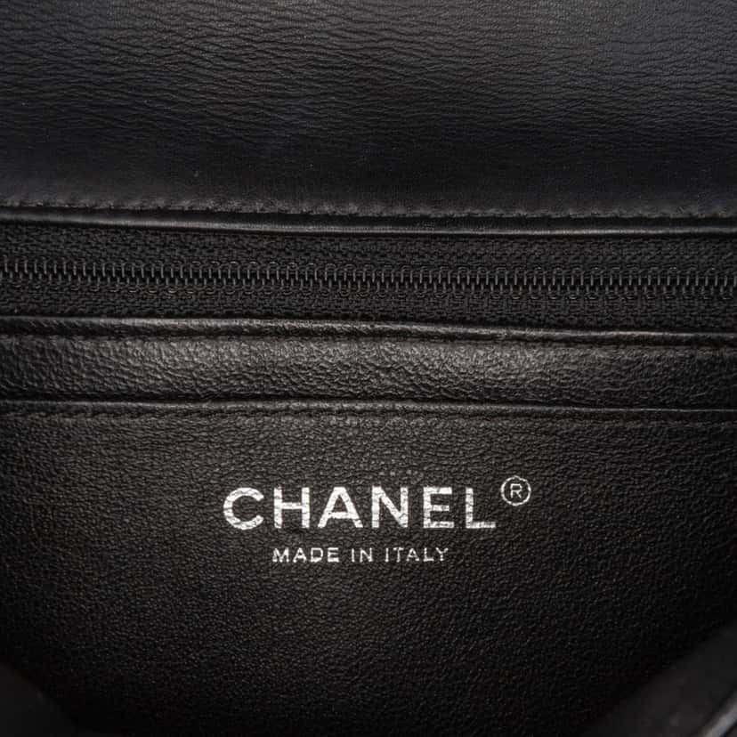 Chanel Mini Rectangular Classic Chevron Patent Single Flap Black Leather Good condition - Box View