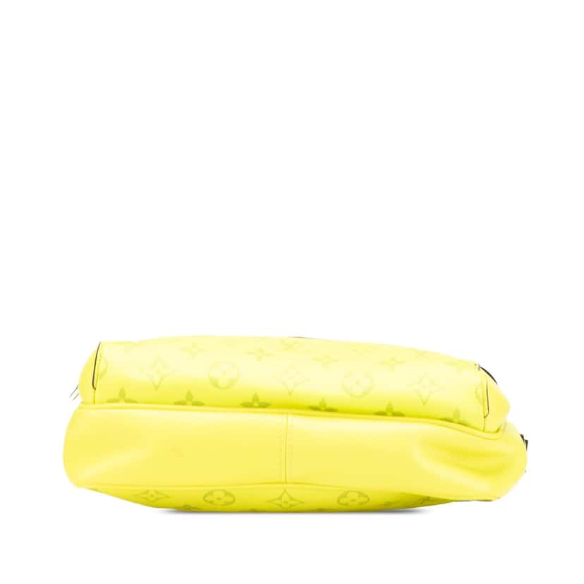 Louis Vuitton Monogram Taigarama Outdoor Messenger Yellow Leather Good condition - Inside View