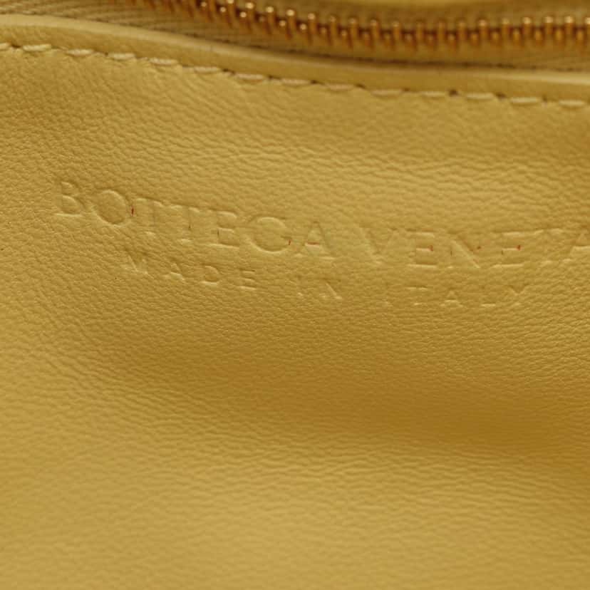 Bottega Veneta Nappa Intrecciato Padded Chain Cassette Satchel Yellow Leather Good condition - Model View