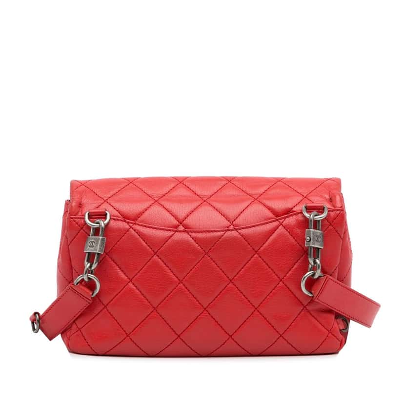 Chanel Small Quilted Goatskin Double Carry Waist Chain Flap Red Leather Good condition - Model View