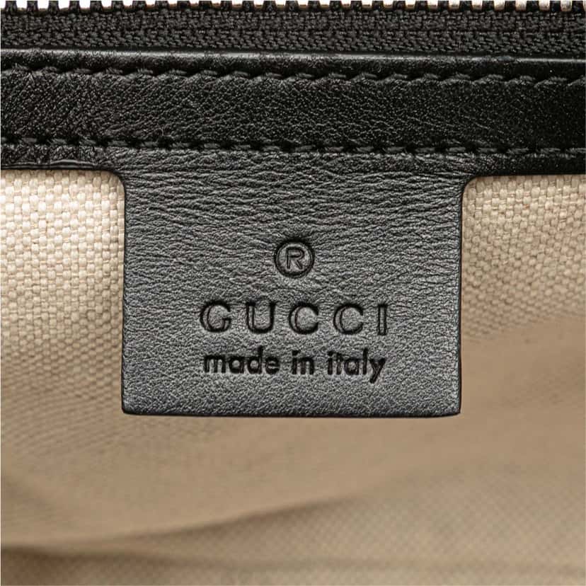 Gucci GG Embossed Leather Crossbody Black Leather Good condition - Box View