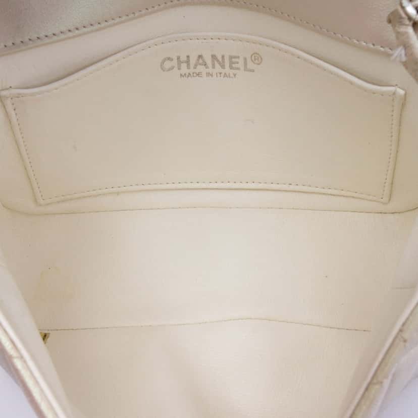 Chanel Mini Rectangular Classic Iridescent Lambskin Single Flap White Leather Good condition - Model View