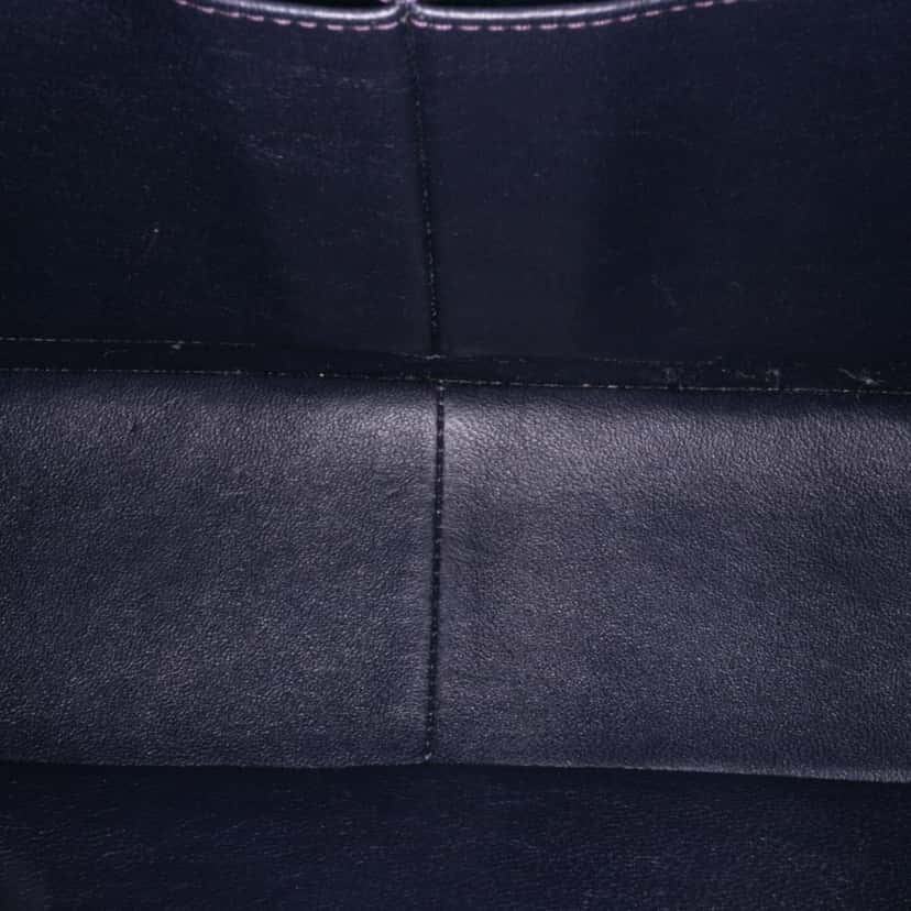 Chanel Jumbo Classic Lambskin Double Flap Black Leather Good condition - Model View