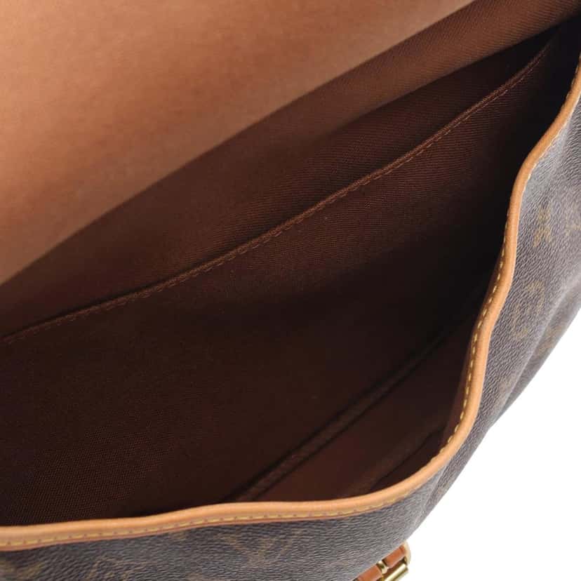 Louis Vuitton Monogram Saumur 30 Brown Canvas Good condition - Model View