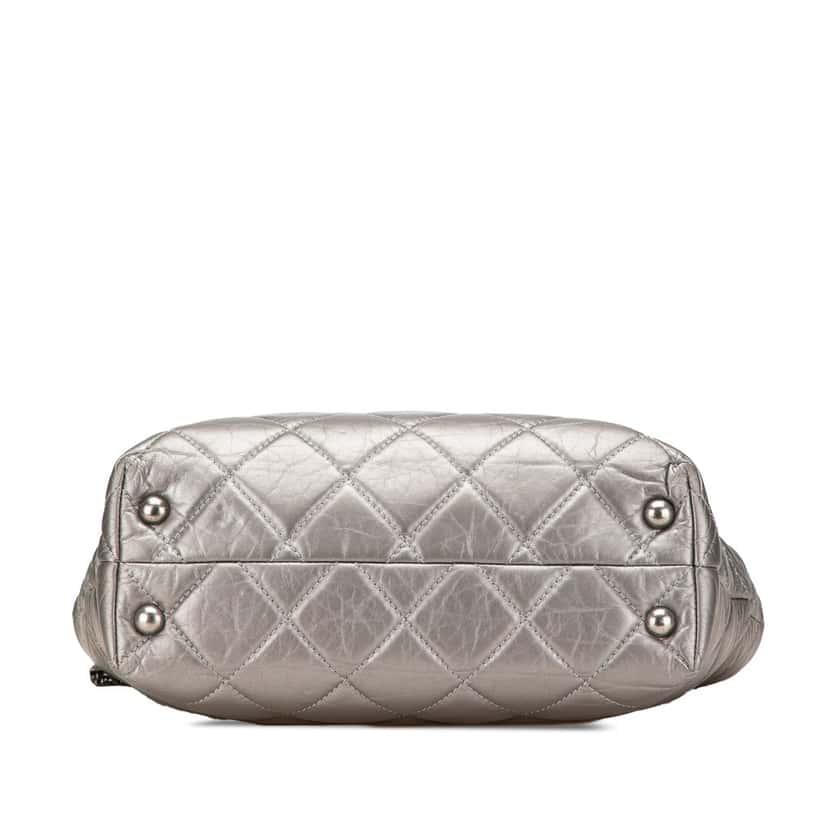 Chanel Reissue 2.55 Quilted Aged Calfskin Tote Silver Leather Good condition - Inside View