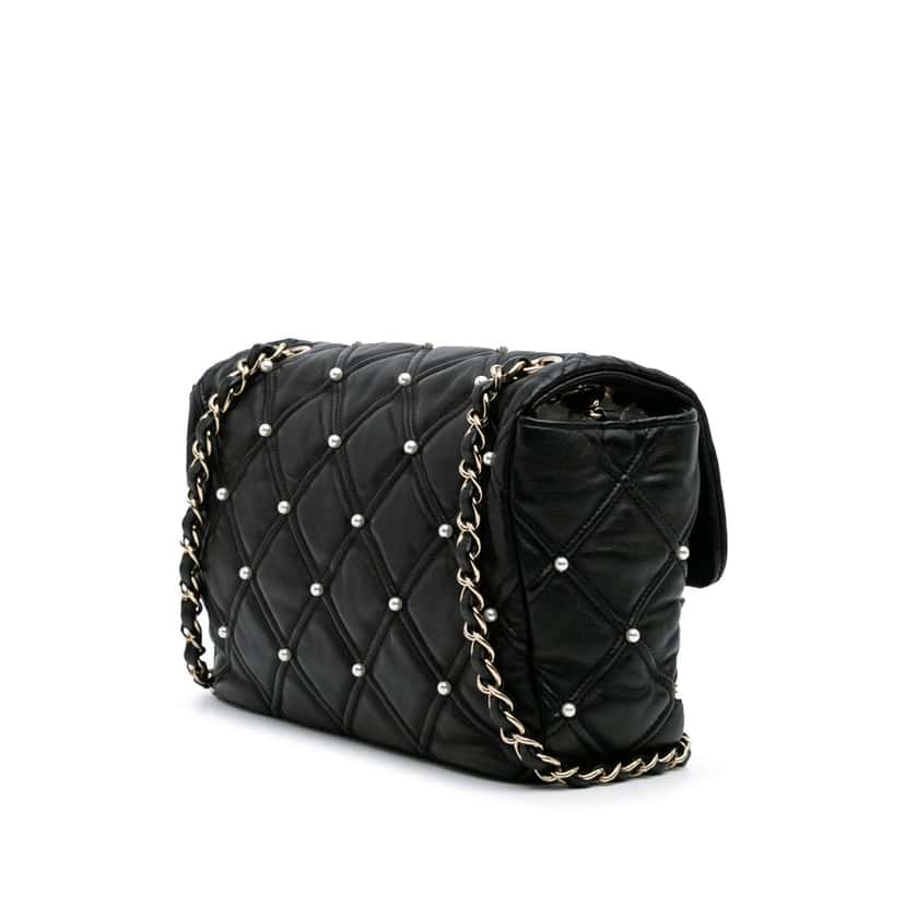 Chanel Medium Quilted Lambskin Pearl Studs Flap Black Leather Good condition - Back View