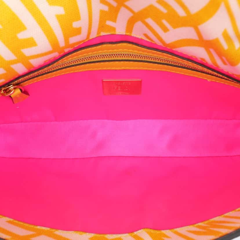 Fendi Sarah Coleman Zucca Coated Canvas 1997 Vertigo Baguette Yellow Canvas Good condition - Model View