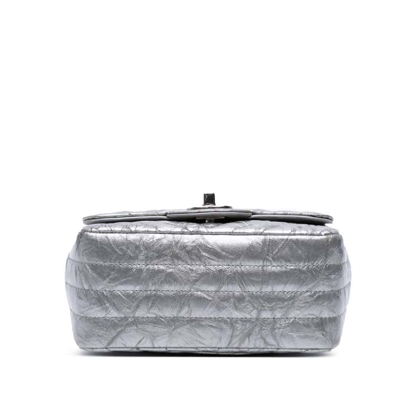 Chanel Mini Square Classic Chevron Metallic Crumpled Patent Single Flap Silver Leather Good condition - Inside View
