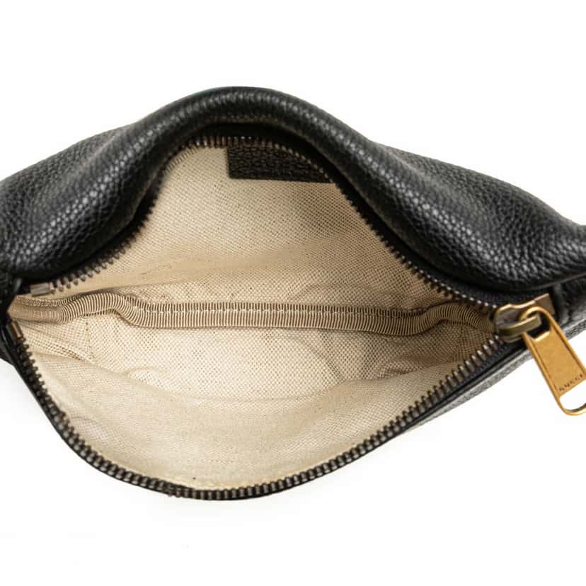Gucci Leather Logo Belt Bag Black Leather Good condition - Model View