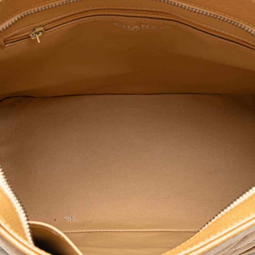 Chanel Caviar Medallion Tote Brown Leather Fair condition - Model View