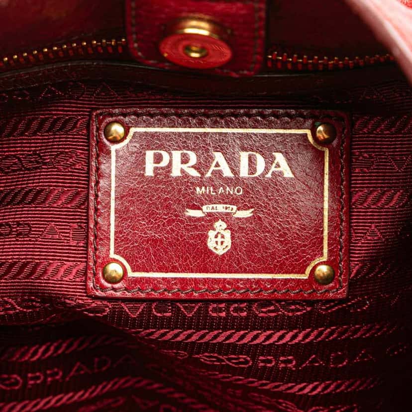 Prada Vitello Shine Shoulder Bag Red Leather Good condition - Box View