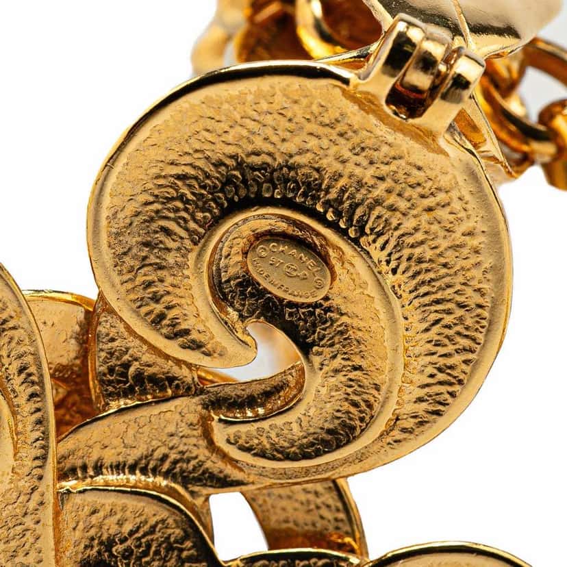 Chanel Gold Plated CC Clover Pendant Necklace Gold Metal Good condition - Back View