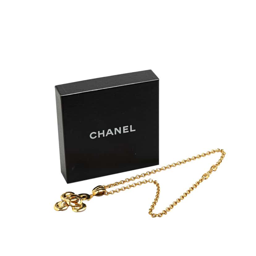 Chanel Gold Plated CC Clover Pendant Necklace Gold Metal Good condition - Box View