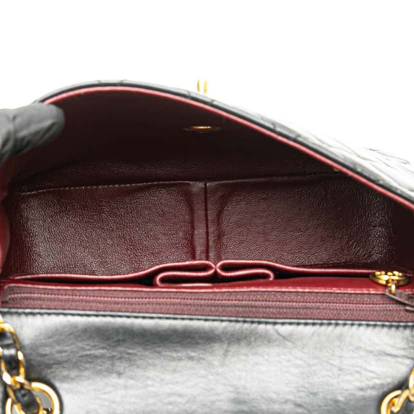 Chanel Mini Square Quilted Lambskin Single Flap Black Leather Good condition - Model View