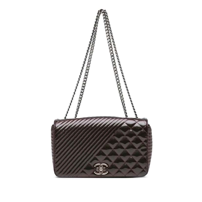 Chanel Medium Patent Coco Boy Flap Purple Leather Good condition - Front View