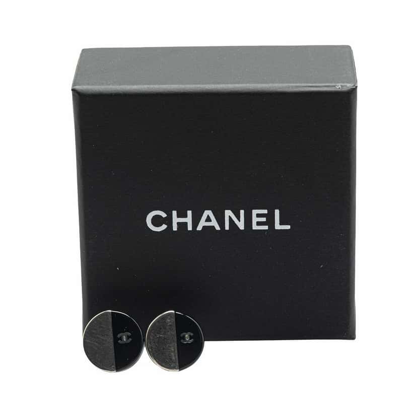 Chanel Silver and Resin CC Button Push Back Earrings Silver Brass Good condition - Model View