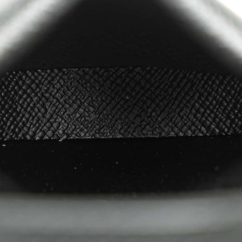 Louis Vuitton Taiga Porte Monnaie Cuvette Coin Purse Black Leather Good condition - Model View