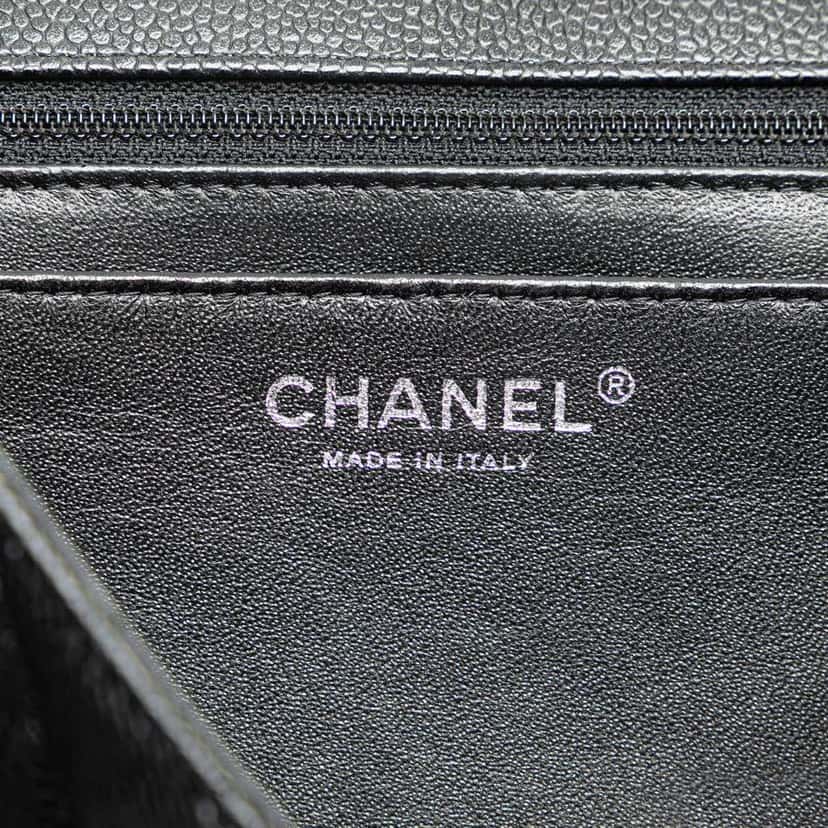 Chanel Maxi Classic Caviar Single Flap Black Leather Good condition - Box View
