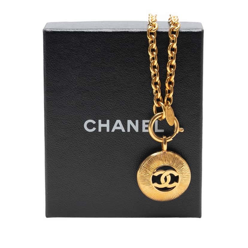 Chanel Gold Plated CC Round Pendant Necklace Gold Metal Good condition - Box View