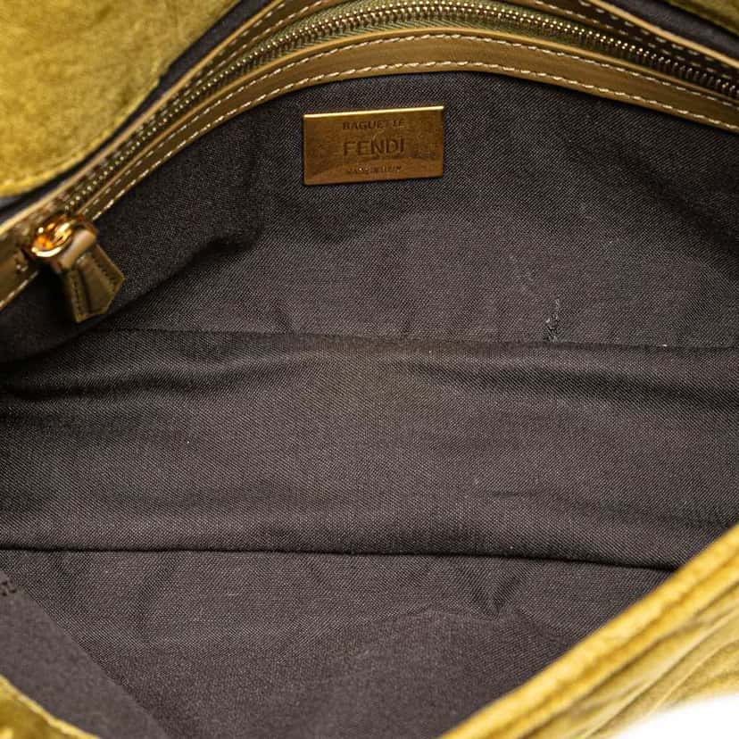 Fendi Zucca Embossed Velvet Baguette Satchel Green Velvet Good condition - Model View