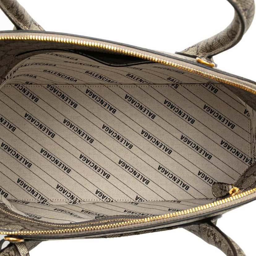 Gucci Balenciaga The Hacker Project Medium GG Supreme Ville Satchel Brown Canvas Good condition - Model View