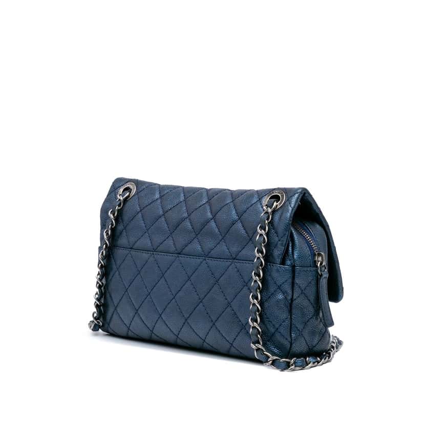 Chanel Jumbo Quilted Iridescent Caviar Easy Flap Blue Leather Good condition - Back View