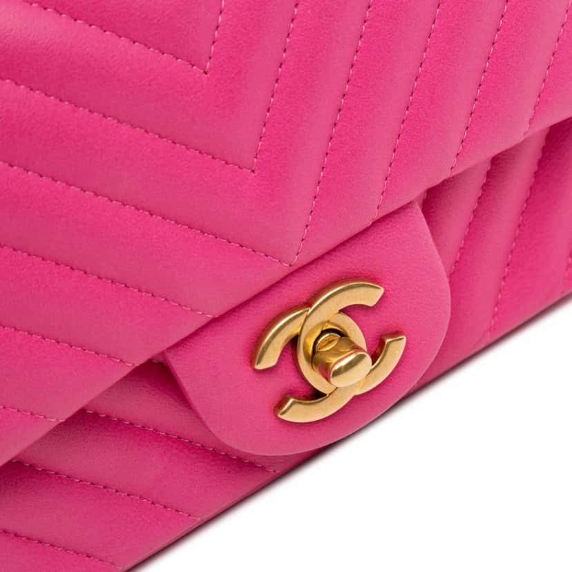 Chanel Mini Square Classic Chevron Lambskin Single Flap Pink Leather Good condition - Model View