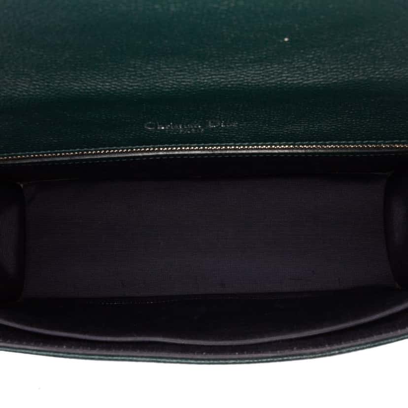 Dior Large Grained Calfskin Diorama Flap Green Leather Good condition - Model View