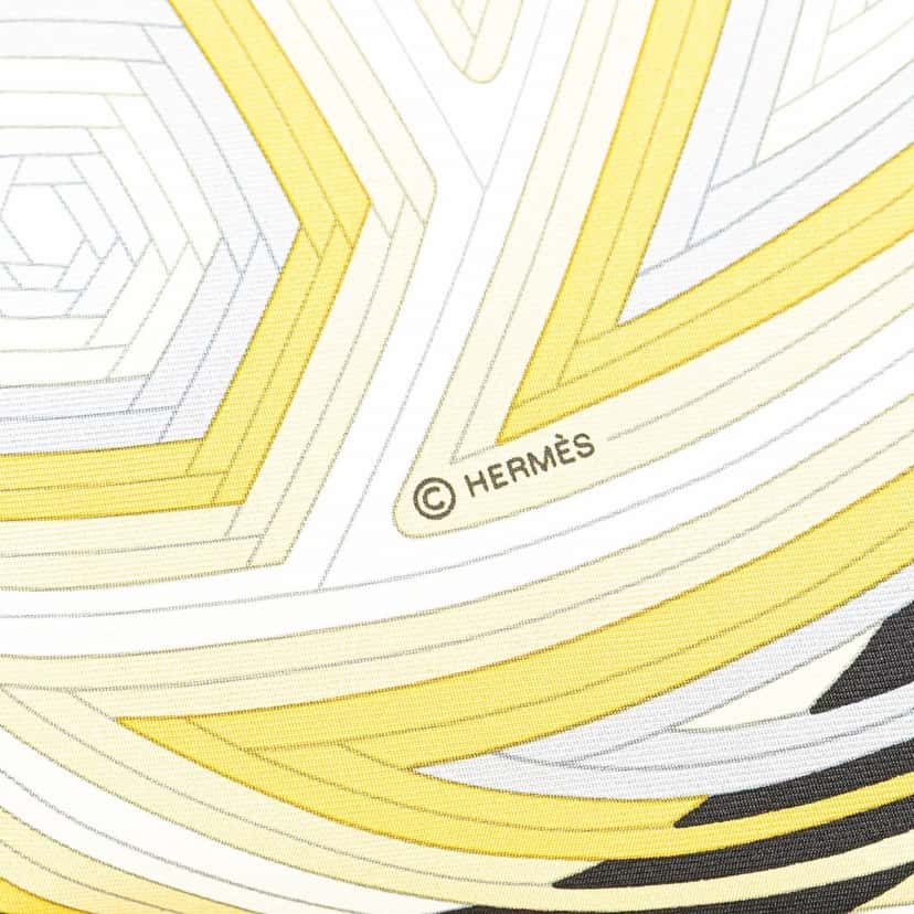 Hermès L'Art du Temari Silk Scarf Yellow Silk Very good condition - Inside View