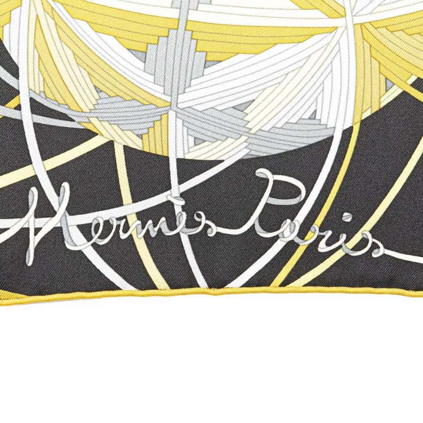 Hermès L'Art du Temari Silk Scarf Yellow Silk Very good condition - Model View