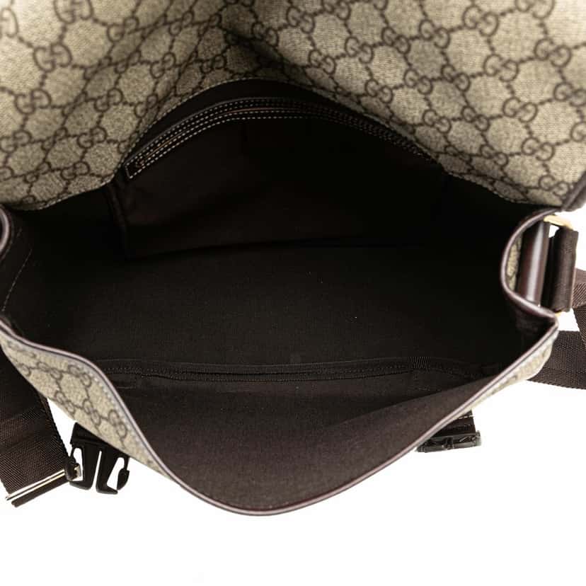 Gucci GG Supreme Crossbody Brown Canvas Fair condition - Model View
