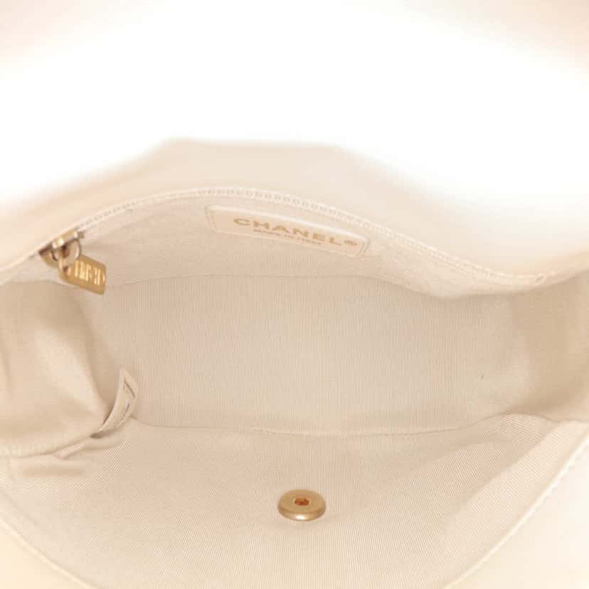 Chanel Medium Quilted Lambskin CC Coin Flap White Leather Good condition - Model View