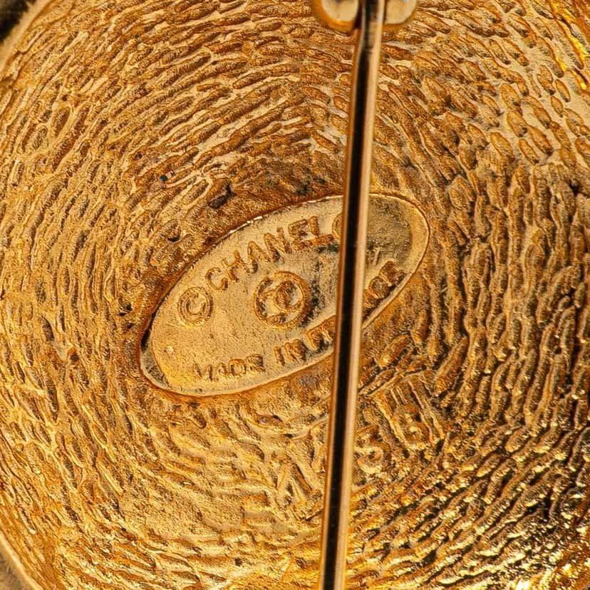 Chanel Gold Plated CC Round Brooch Gold Metal Good condition - Inside View