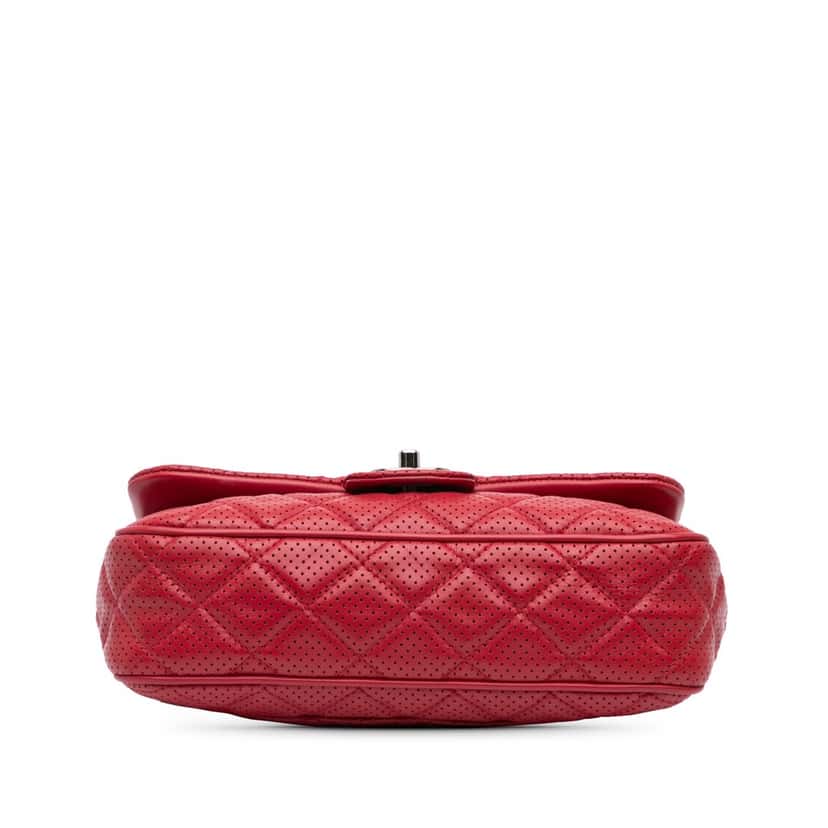 Chanel Medium Perforated Lambskin Punch Flap Red Leather Good condition - Inside View
