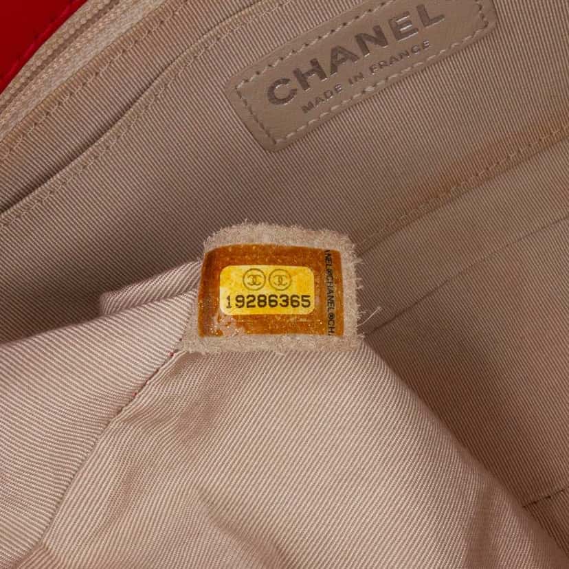 Chanel Medium Perforated Lambskin Punch Flap Red Leather Good condition - Box View