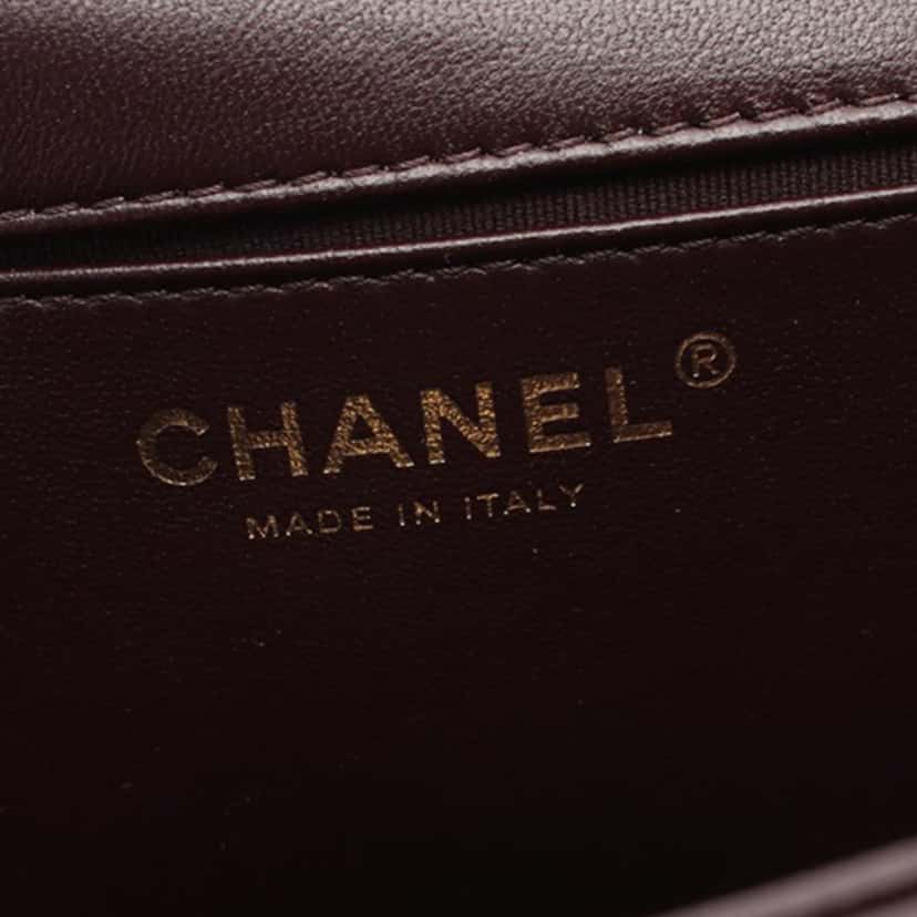 Chanel Medium Quilted Lambskin Whipstitch Flap Brown Leather Very good condition - Model View
