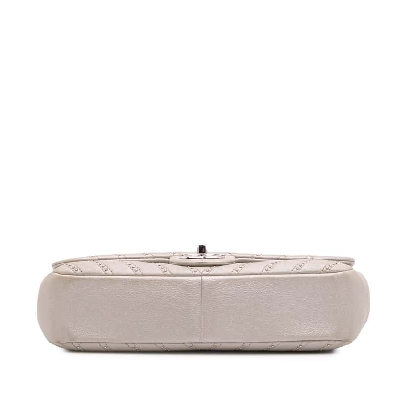 Chanel Medium Chevron Calfskin Stud Wars Flap Silver Leather Good condition - Inside View