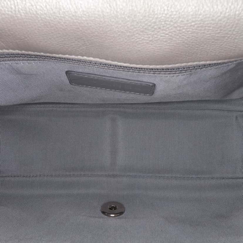 Chanel Medium Chevron Calfskin Stud Wars Flap Silver Leather Good condition - Model View