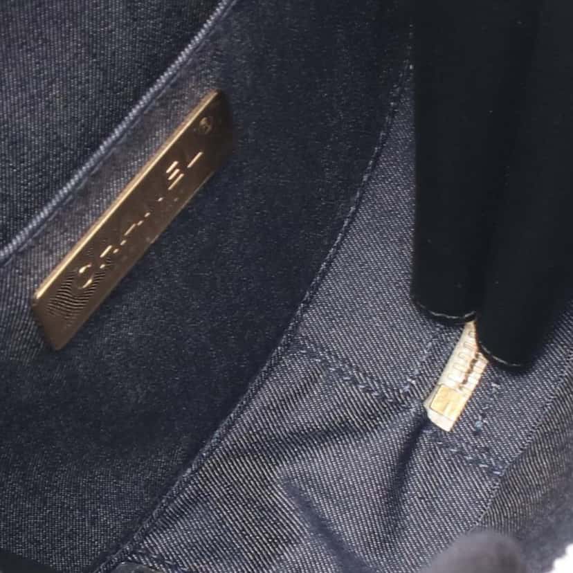 Chanel Crumpled Calfskin En Vogue Round Bag Black Leather Good condition - Inside View