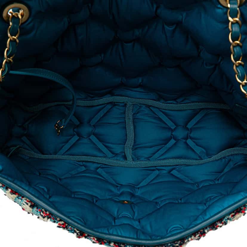 Chanel Maxi Tweed Chesterfield Single Flap Blue Tweed Good condition - Box View