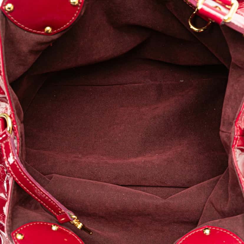 Louis Vuitton Monogram Vernis Mahina Surya L Red Leather Good condition - Model View