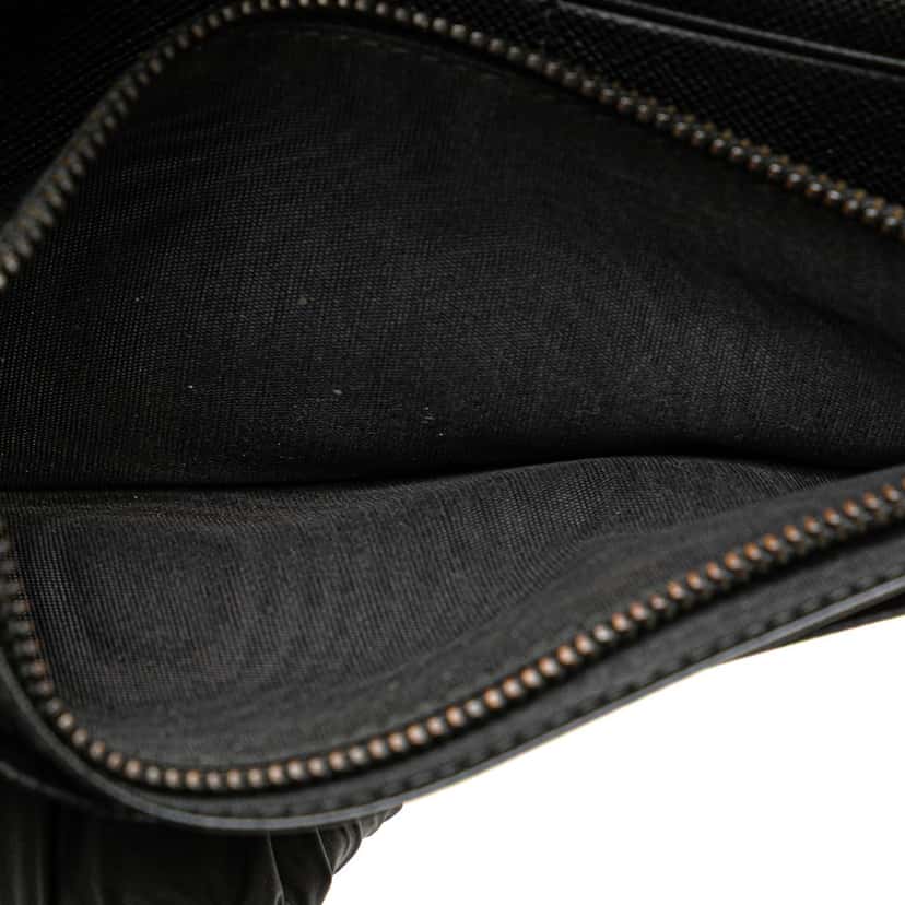 Prada Saffiano Bifold Long Wallet Black Leather Good condition - Model View