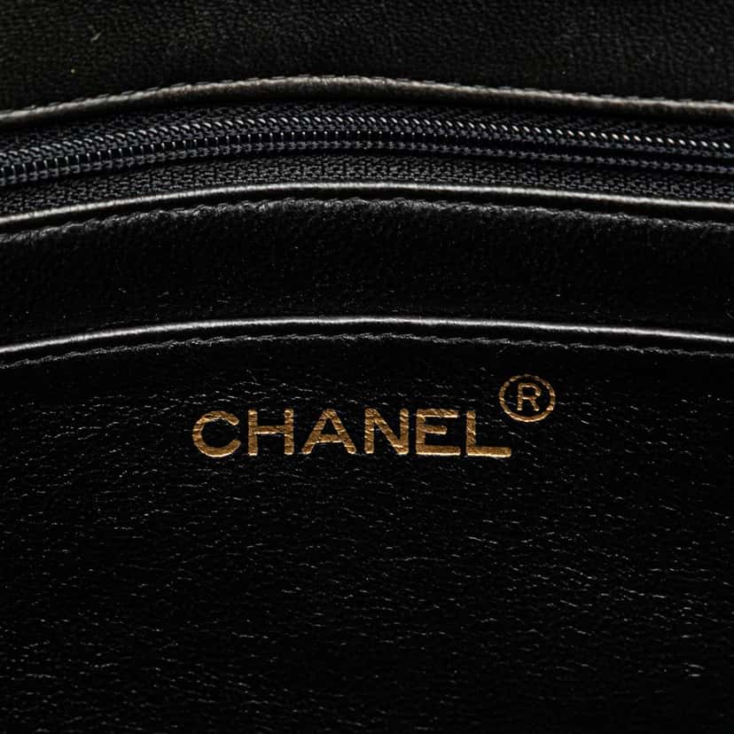 Chanel Medium CC Quilted Lambskin Border Single Flap Black Leather Good condition - Box View