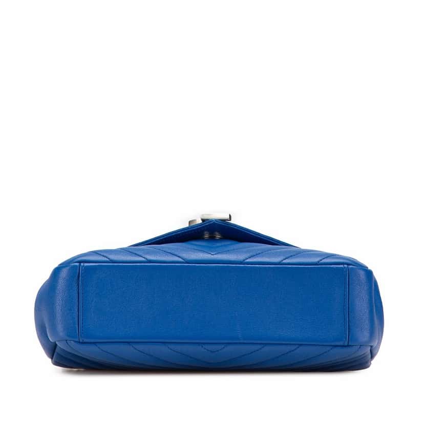 Saint Laurent Medium Matelasse Sheepskin Monogram Envelope Shoulder Bag Blue Leather Good condition - Inside View